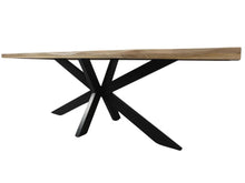 Charger l&#39;image dans la galerie, La table à manger pied central 240 cm a été fabriquée à partir d&#39;acier et bois de manguier. Mesures: 240 x 100 x 78 cm. Kukuu, boutique en ligne de mobilier style industriel et bois massif.
